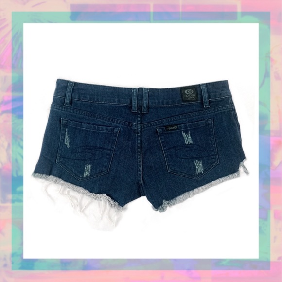 Rip Curl 🌊 Low Rise Denim Shorts - Picture 2 of 4